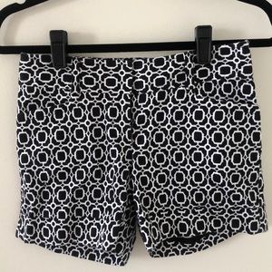 WHBM 4” 00 Black and White Shorts